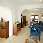 Meriteluna Вилла Пареде