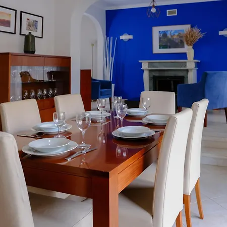 Meriteluna Villa *