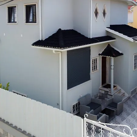 Meriteluna Villa Parede