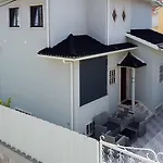 Meriteluna Villa Parede
