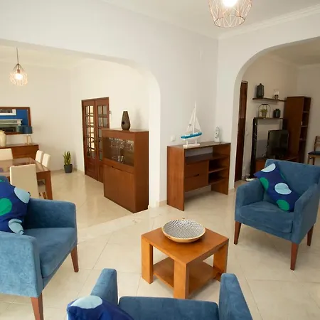 Meriteluna Пареде